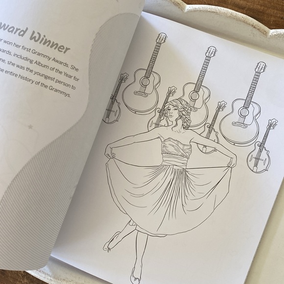 Taylor Swift Book Bundle - Coloring Activity Book -  Fun Facts Book. NEW - Picture 6 of 16